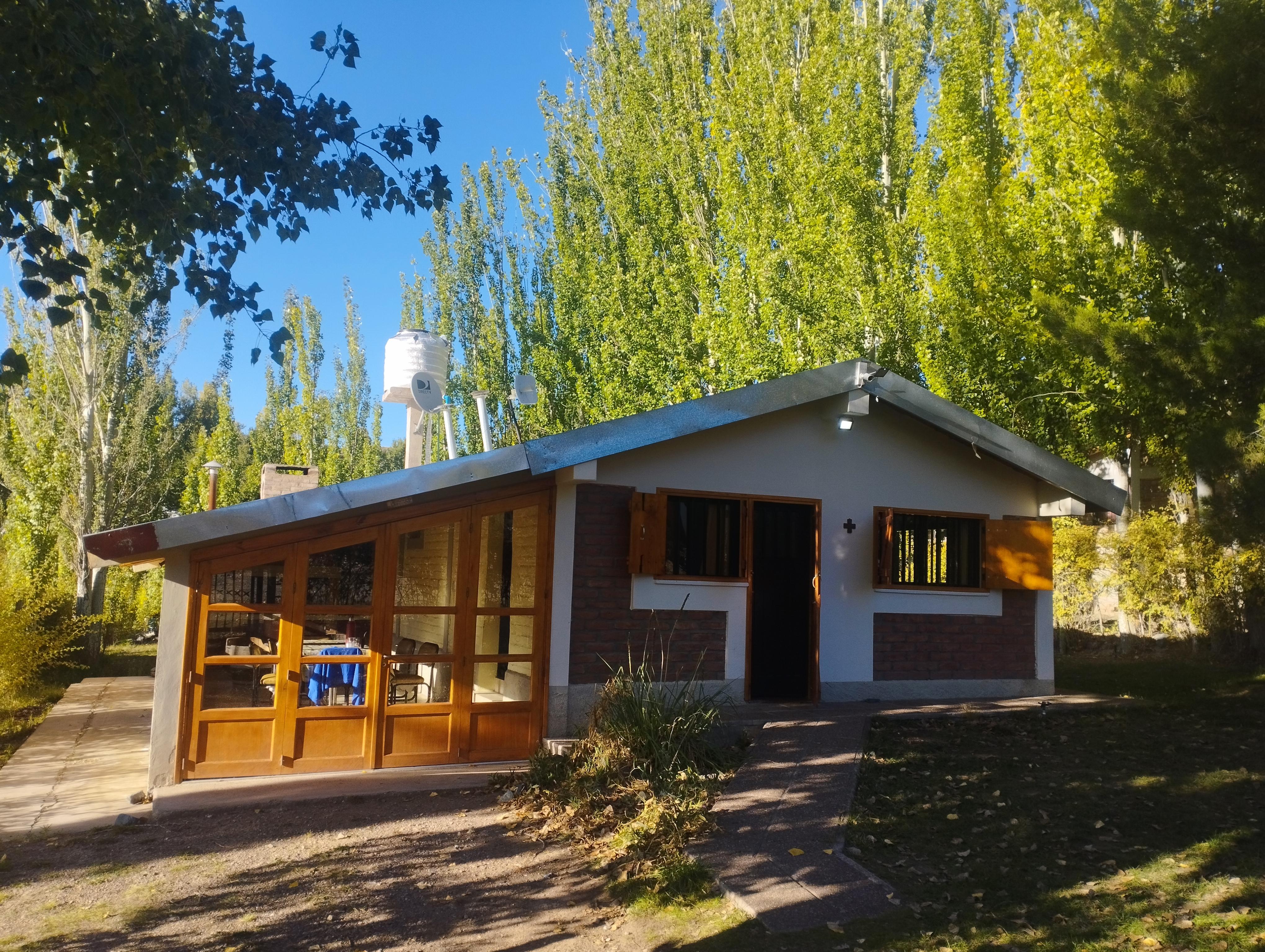Fachada de la cabaña